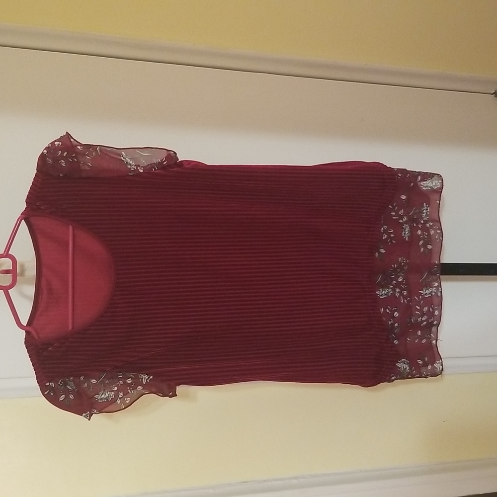 Burgundy Blouse Floral Print Short Sleeve - Small